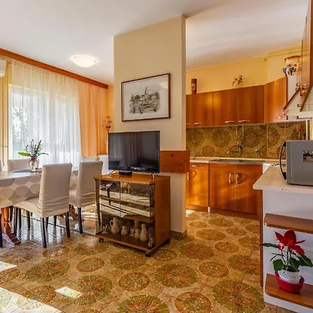 Lovely In With Kitchen *
